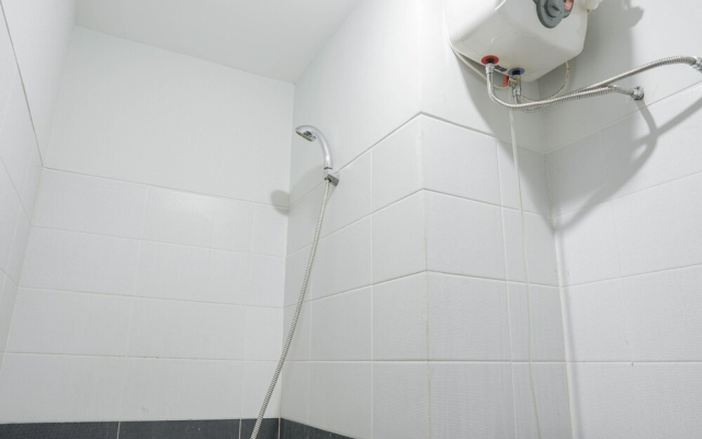 Homey and Nice Studio Apartment at Scientia Residence