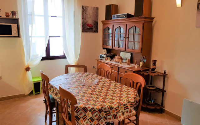 Noemi City Apartments