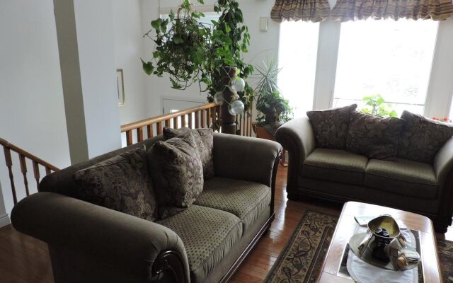 Tucked Inn the Harbour Bed & Breakfast