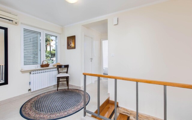 Awesome Home in Malinska With Wifi and 3 Bedrooms