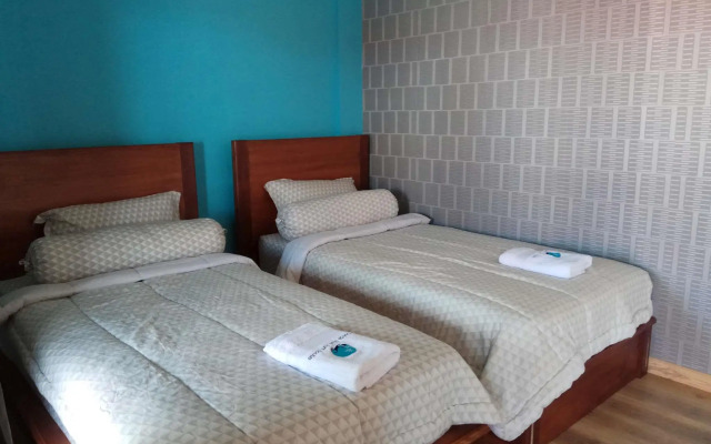 Oseda Nias Surf House