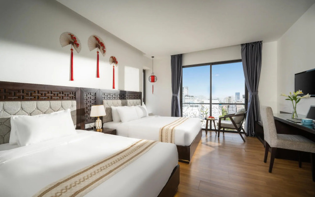 Flower Hotel
