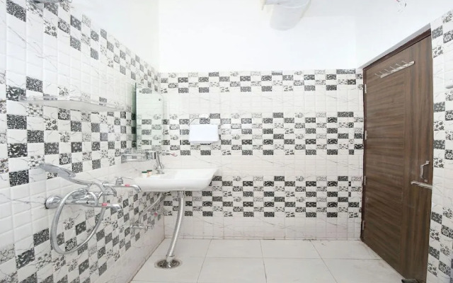 Hotel Riyasat By OYO Rooms