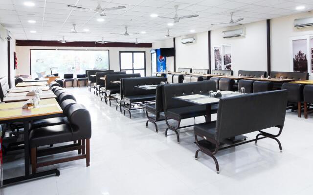 Capital O 71726 Airport Stay Inn