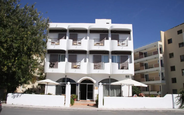 Captain's Hotel
