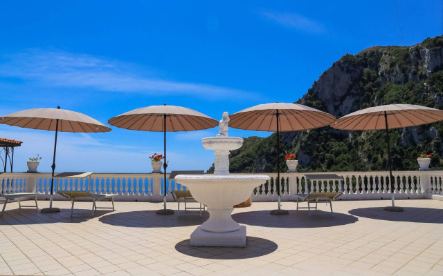 Azzurro Residence