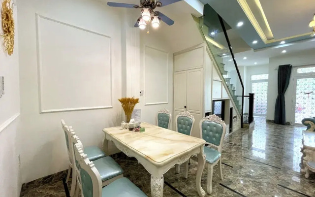 Aroma Luxury Villa