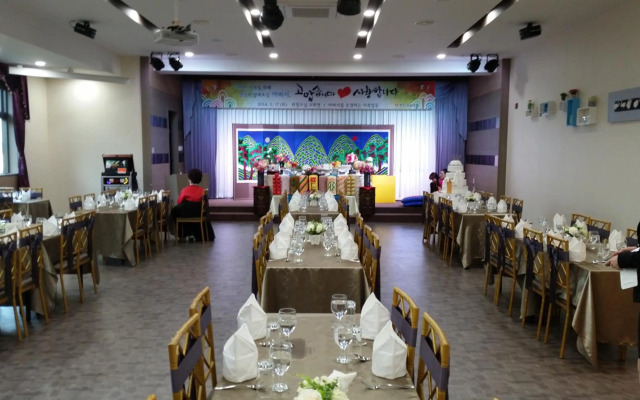 Hyunjin Tourist Hotel