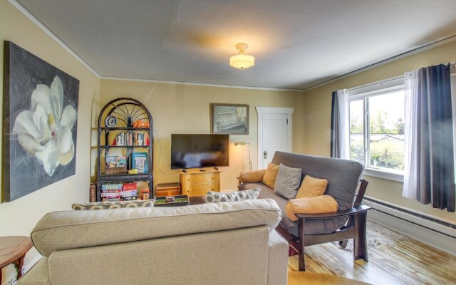 Goddess House on 6th