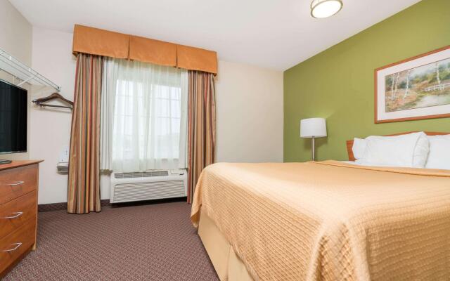 Days Inn & Suites by Wyndham Rochester Mayo Clinic South