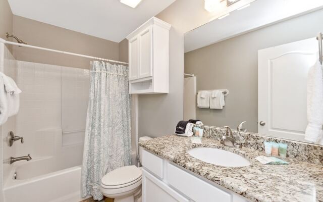 Latitude Adjustment - Private Pool/elevator!