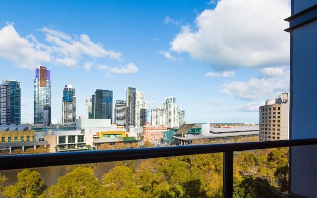 Luxury River Views Apartment