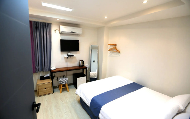 Must Stay Hotel Myeongdong