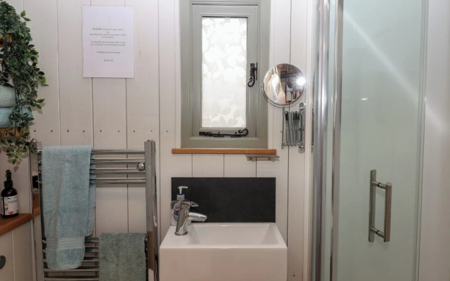 Burr 2 Shepherds Hut