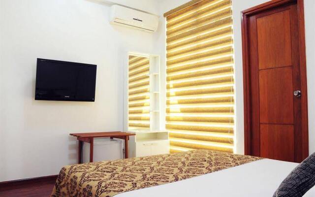 HolidayMakers Inn