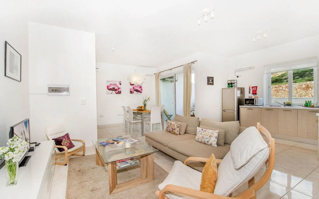 The Hillock North B9