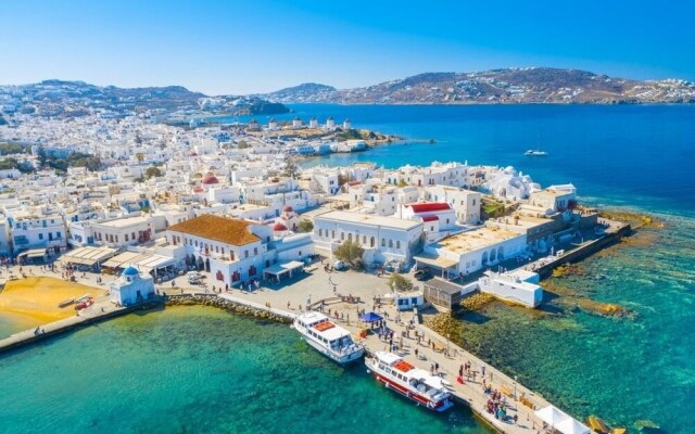 Mykonos Town Apartment with a View