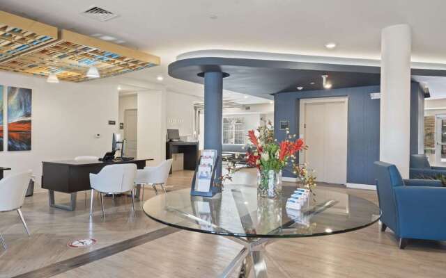 WaterWalk Extended Stay by Wyndham Kansas City - Overland Pk