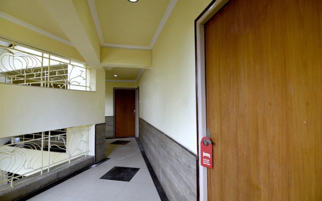 Om Shiv Hotel by Oyo Rooms