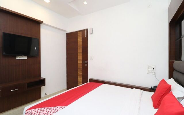 OYO 29950 Hotel Ml Pride