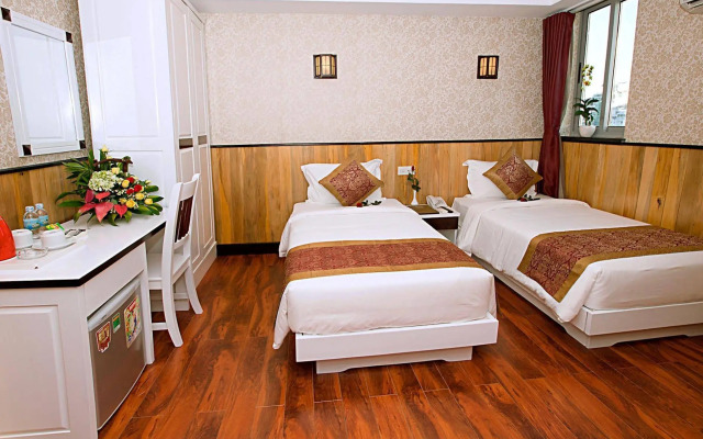 Golden Rain 2 Hotel