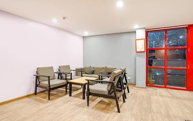 FabHotel Noida Grand