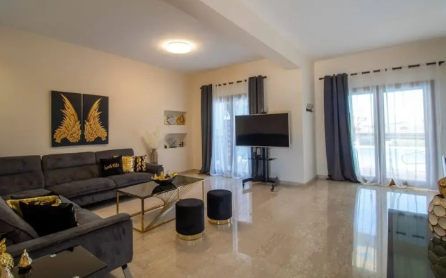Hg07 Adjacent to Aphrodite Hills- Private Pool, Large Terrace