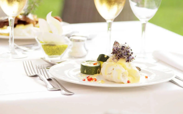 Grupotel Macarella Suites & Spa