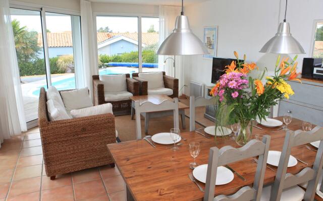 Attractively furnished villa with private pool in Château d'Olonne