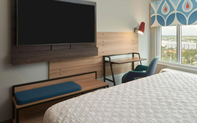 Shore Hotel