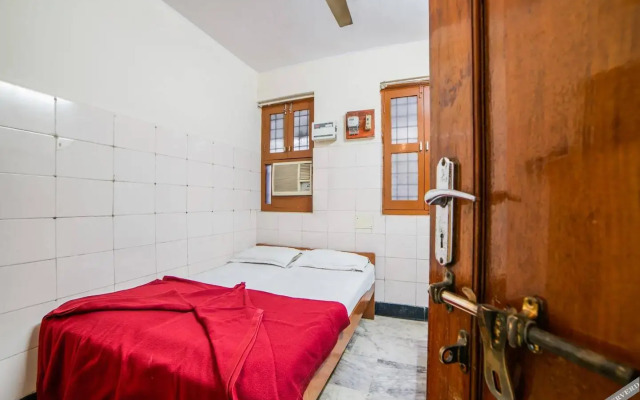 Sree Radha Lodge by OYO Rooms
