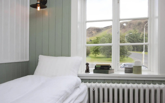 SKYR Guesthouse