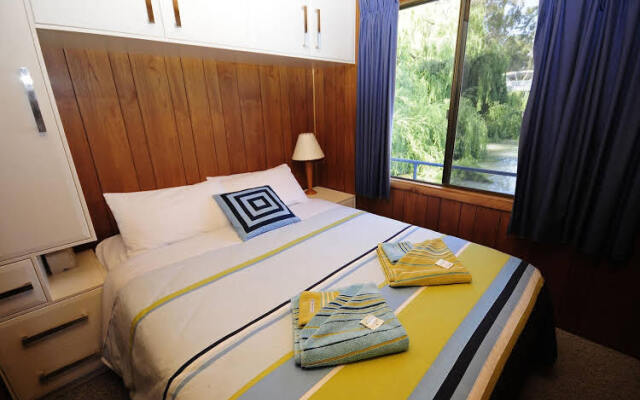 Boats And Bedzzz & Renmark River Villas