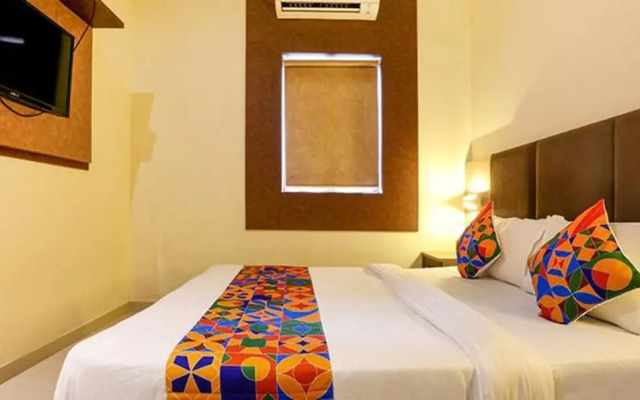 Fabhotel West Inn