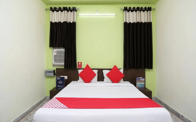 OYO 27686 Hotel Chandra Garden