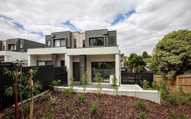 92 Brand New Doncaster Local House
