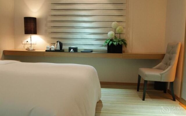 Wuhan Yuntai 6 Plus 1 Hotel