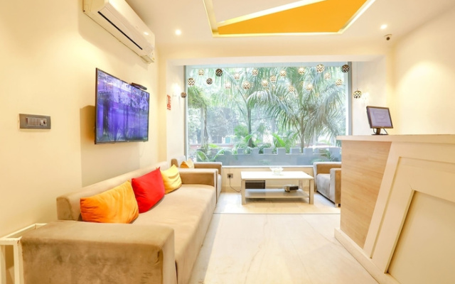 FabHotel JHS Studio- Nr. Phase 1 Metro Station Gurgaon