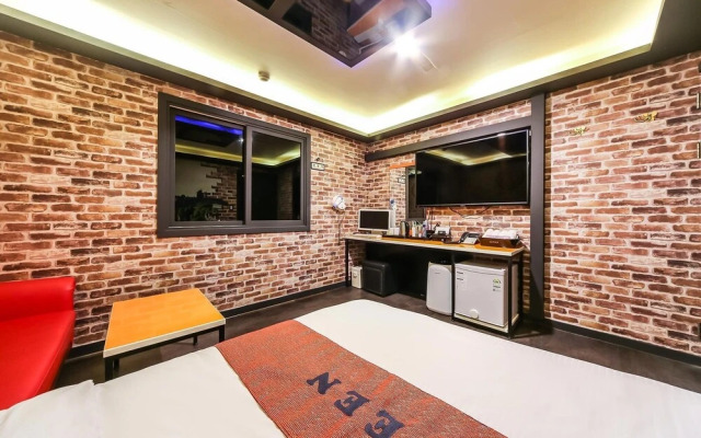 Pohang Youngil Univ Hotel Queens
