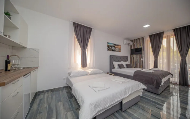 Green Pino Seaview Studios