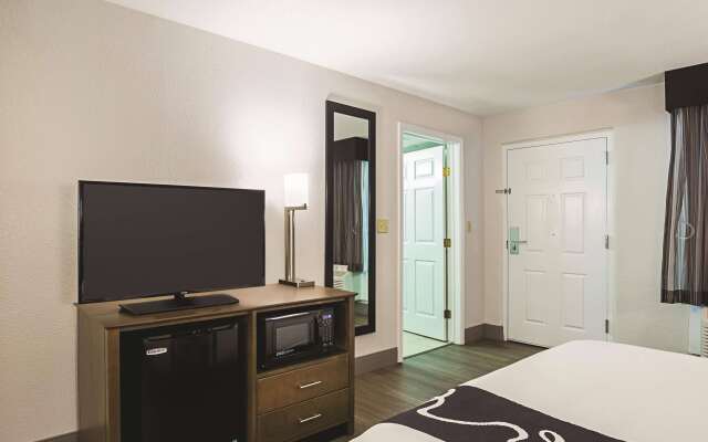 Wingate by Wyndham Galveston Beachfront at the Seawall