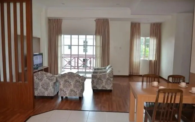 Iris House Resort