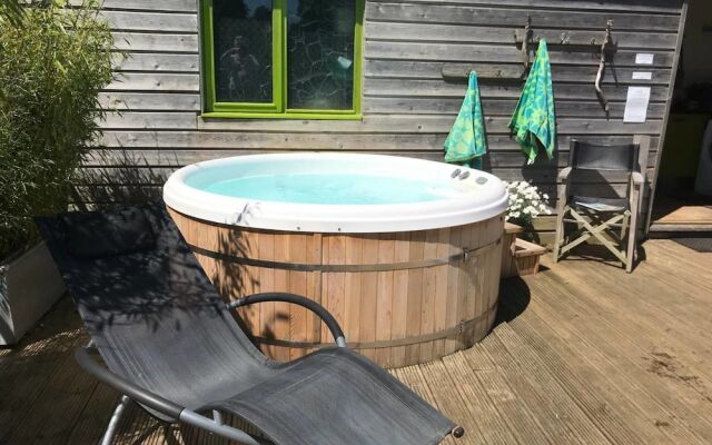 Cornish Yurt with Hot Tub (1)