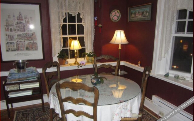 Hargrave House B & B