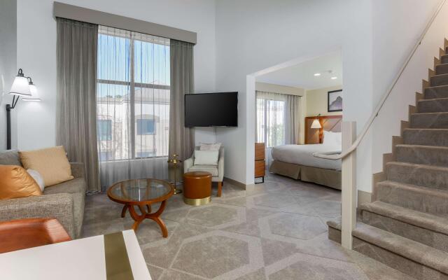 DoubleTree Suites by Hilton Hotel Sacramento - Rancho Cordova