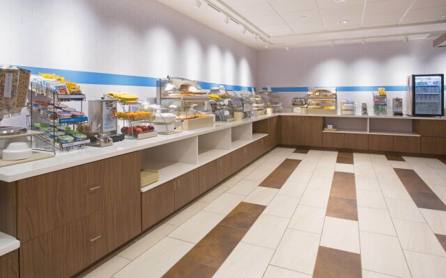 Holiday Inn Express Red Deer North by IHG