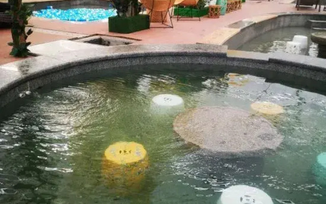 Yungu Xiangjiju Hot Spring Holiday Hotel