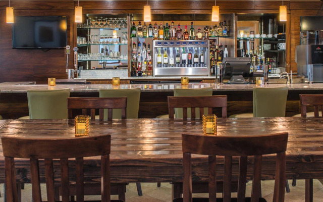 DoubleTree by Hilton Portland - Beaverton