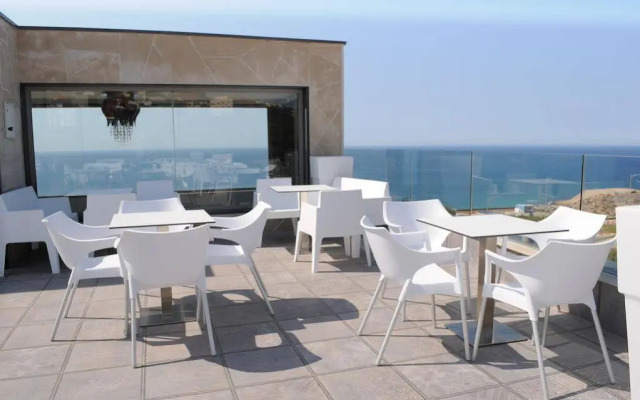 DWO Mira Palace
