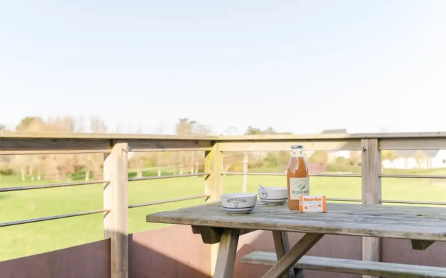 Nice 2-room Apartment With sea View Near the Beach